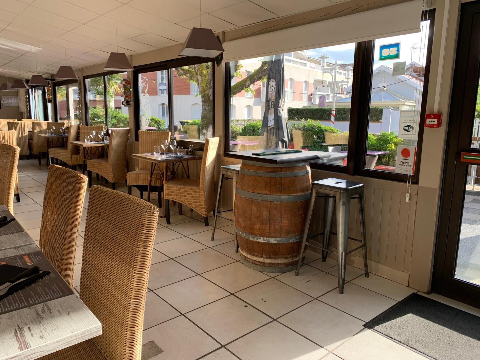 Logis Hotels - Hotel Et Restaurant L'Oceana Lanton Buitenkant foto